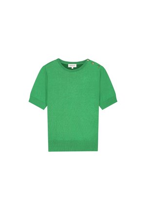 Groene trui met korte mouwen van gebreid materiaal, afgewerkt met ribbels en drie kleine metalen knopen op de linker schouder.