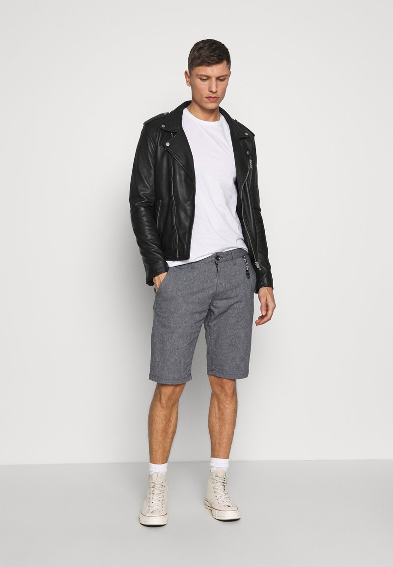 Herren T-Shirts basic | TOM TAILOR DENIM 3 PACK T-Shirt basic light stone/grey melange/schwarz - LU89974 Herren T-Shirts basic | TOM TAILOR DENIM 3 PACK T-Shirt basic light stone/grey melange/schwarz - LU89974