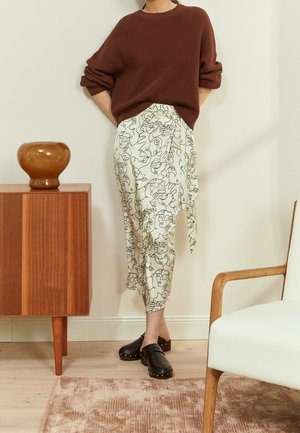 Pullover - brown