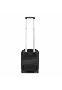 Valigia nera a rotelle con texture a righe; dotata di manico estensibile argento e quattro ruote per la mobilità. Design compatto, materiale resistente.