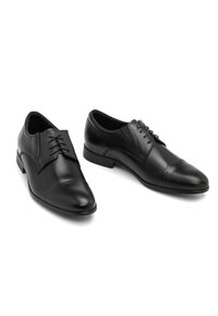 Scarpe eleganti in pelle nera con finitura liscia, punta affusolata, design con lacci e minimo cucitura decorativa. Suole in gomma per una buona aderenza.
