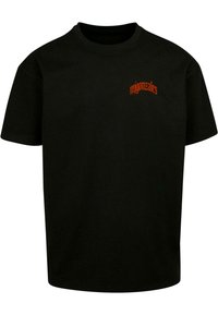 Svart bomull t-skjorte med korte ermer, med rød brodert tekst "migonzaies" på venstre bryst. Rund halsdesign, unisex passform.