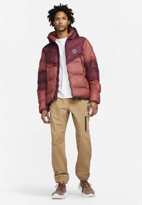 Nike Sportswear M NSW - Casaco de inverno - brown basalt/canyon rust/dark beetroot