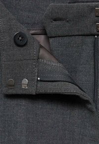 Mango Hlače - grey