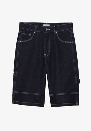 Bermudas de ganga escuras com costura em contraste, cinco bolsos, fecho de botão e um design de corte reto. Sem padrões ou texturas visíveis.