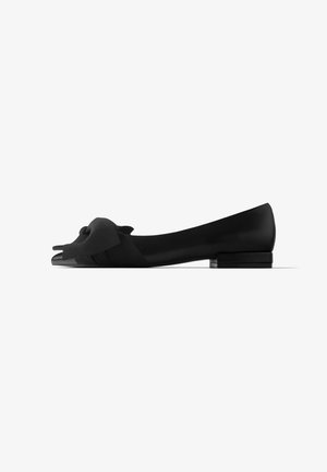 L37, QUEEN OF THE NIGHT - Ballerina's - black