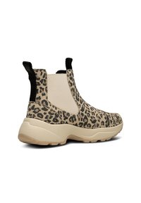 Leopardmönstrade ankelstövlar med en beige elastisk panel, textilmaterial, svarta klackdetaljer och en kraftig, beige gummisul.