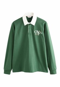 Polo vert à manches longues avec un col blanc, arborant un logo brodé "NY" et un détail "EST 1976" sur la poitrine gauche. Tissu en coton doux.