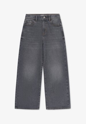 Jean à jambes larges en denim noir délavé avec cinq poches et une fermeture à bouton à la taille, posé à plat sur fond blanc.