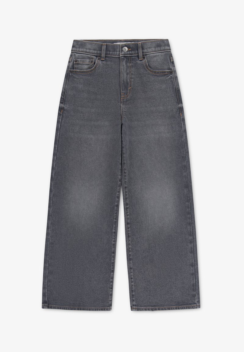 Jean à jambes larges en denim noir délavé avec cinq poches et une fermeture à bouton à la taille, posé à plat sur fond blanc.