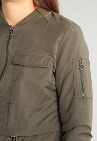 ONLY Chaquetas bomber - khaki