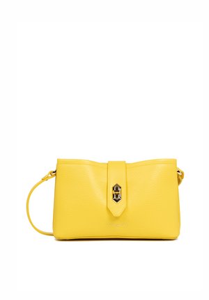 Borsa a tracolla gialla in pelle con finitura testurizzata, caratterizzata da un dettaglio centrale a chiusura e una tracolla staccabile. Forma rettangolare compatta.