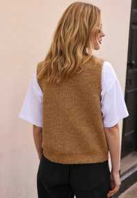 Next BUTTON FRONT TANK - REGULAR FIT - Weste - camel