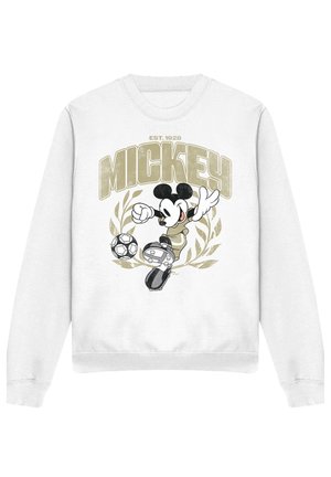 Weißes Sweatshirt mit Vintage-Mickey-Mouse, die einen Fußball kickt, Text „MICKEY“ und „EST. 1928“ darüber mit Lorbeerkranz-Design.