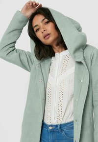 ONLY ONLSEDONA LIGHT COAT - Kurzmantel - chinois green