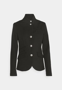 Chaqueta negra ajustada con cuello alto, cinco botones plateados, bolsillos frontales y dobladillo curvado. Fabricada con un tejido suave y un ajuste estructurado.