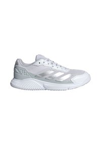 Baskets blanches de sport avec tige en mesh, fermeture à lacets et trois bandes argentées sur le côté, présentées de profil droit sur un fond uni.
