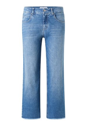 Lichtblauwe cropped jeans van denim met een rechte pasvorm, ruwe zoom en een klassieke vijfzakkenontwerp. De textuur lijkt glad en iets vervaagd.