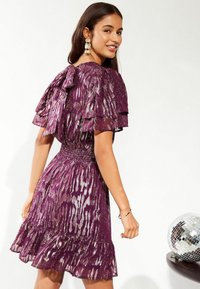 Friends Like These REGULAR FIT - ZEBRA RUFFLE SLEEVE MINI  - Rochie cocktail/Rochie petrecere - purple