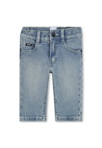 Jasnoniebieskie szorty dżinsowe z zapięciem na guzik, dwoma przednimi kieszeniami, jedną tylną kieszenią oraz małą czarną łatką z logo na pasku.