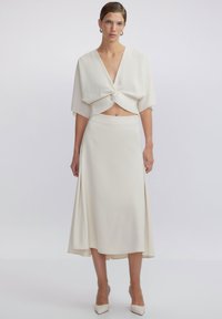 Ipekyol TWISTED CROP - Blusa - bone