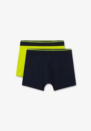 Zwei Paare Herrenboxershorts; eine in Neon-Gelb mit einem schwarzen Bund und die andere in Marineblau mit passendem schwarzen Bund.