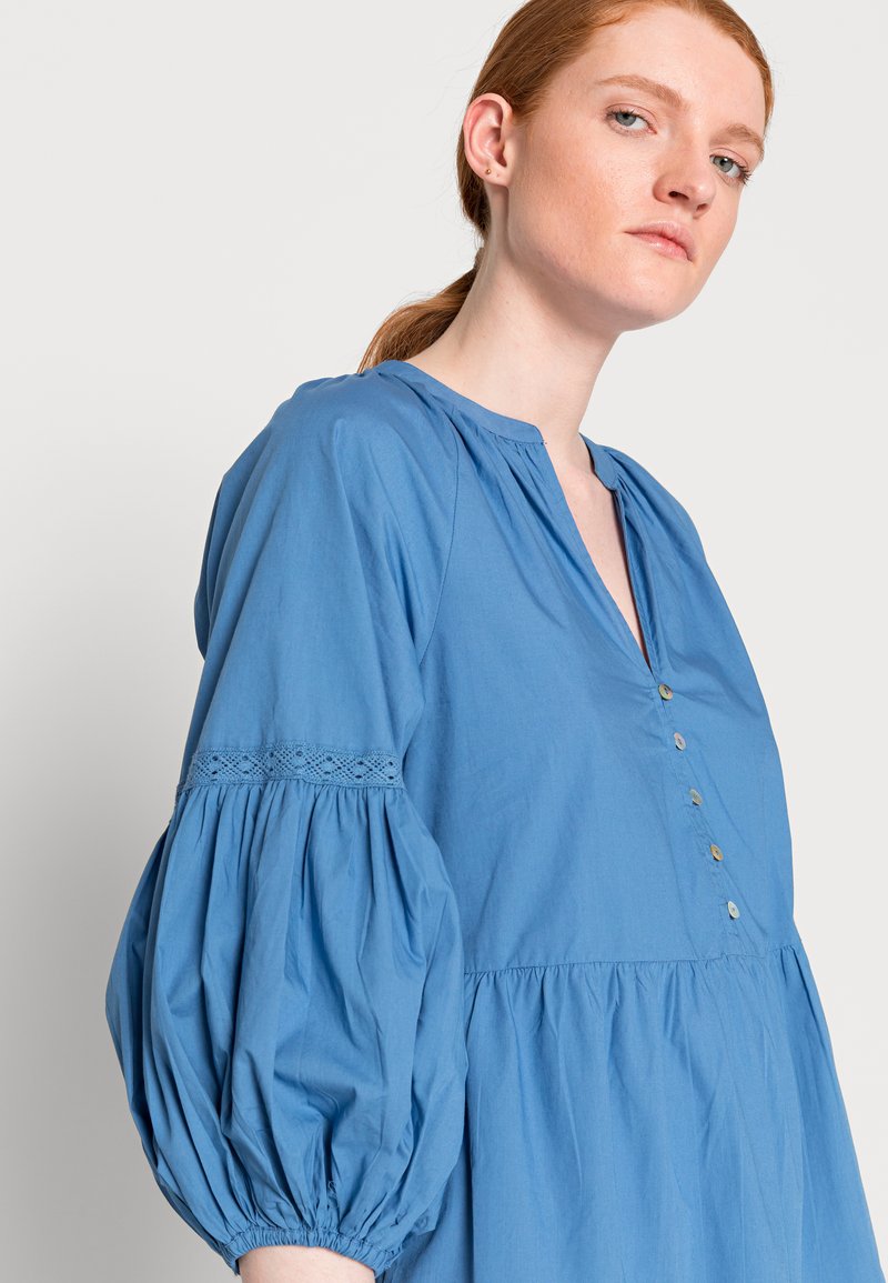 Damen Freizeitkleider | Springfield VESTIDO CORTO Freizeitkleid medium blue/blau - KN33099 Damen Freizeitkleider | Springfield VESTIDO CORTO Freizeitkleid medium blue/blau - KN33099