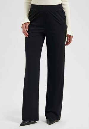 LOGAN - Broek - black