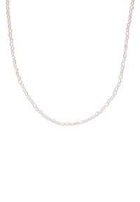 Un delicado collar compuesto por pequeñas perlas de agua dulce de forma irregular, con un color blanco natural y una textura suave.