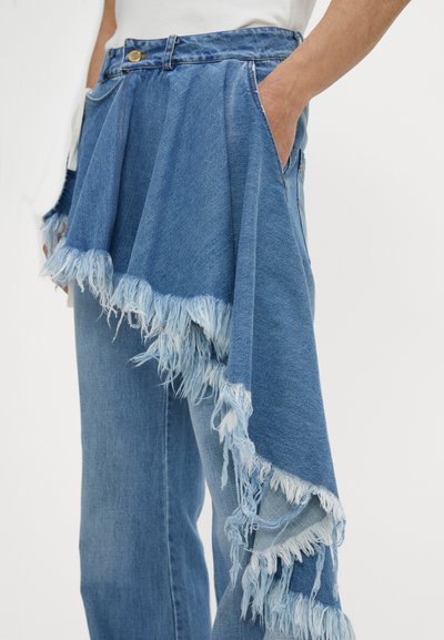 Palomo DISTRESSED OVERSKIRT TROUSERS UNISEX - Relaxed fit jeans - washed light blue denim