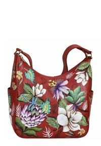 Rote Lederhandtasche mit floralen Designs in verschiedenen Farben, glatter Textur, abgerundeter Form und verstellbarem Schultergurt.