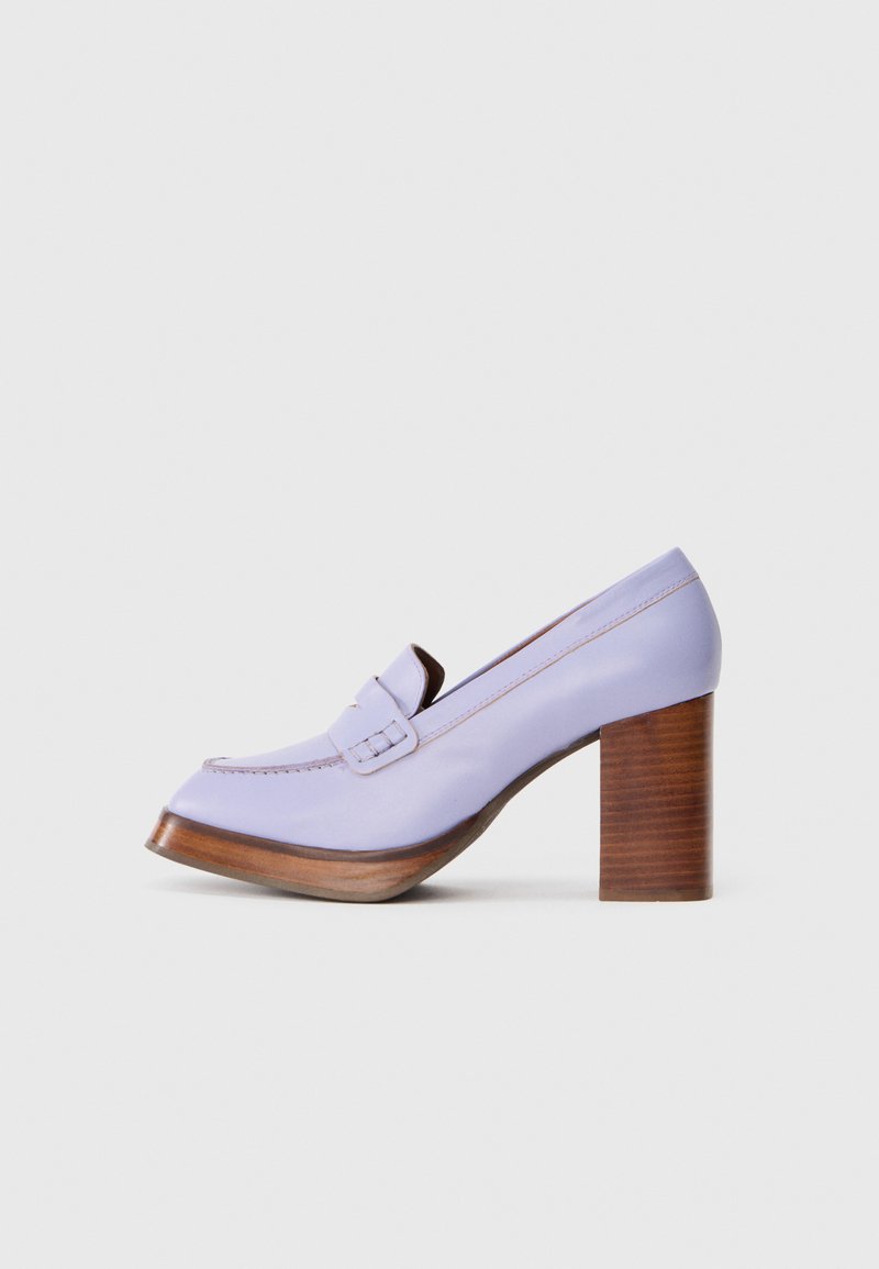 ALOHAS Plateaupumps lila