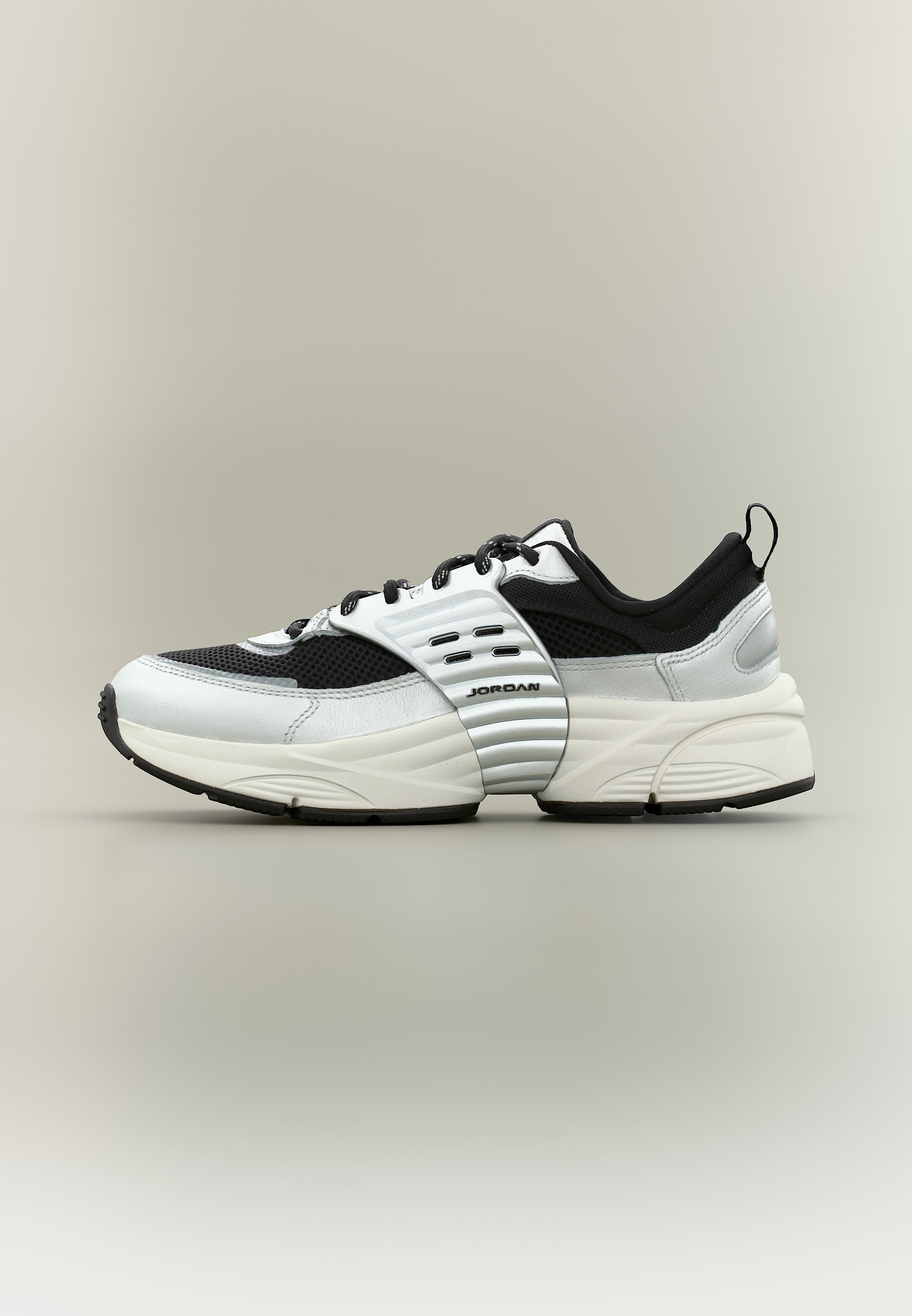JORDAN TRUNNER O/S UNISEX - Tenisky - photon dust/white/black/sail/metallic silver-coloured
