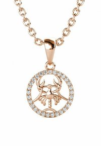 Collana in oro rosa con pendente a forma di aragosta a conchiglia scallop, circondato da un cerchio di pietre trasparenti e scintillanti, con una catena dal design texturizzato.