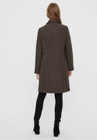 Vero Moda Klassisk frakke - mottled brown