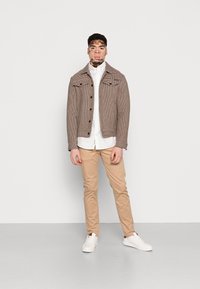Scotch & Soda MOTT CONTAINS - Chino - sand