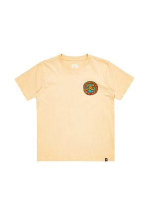 Geel katoenen T-shirt met een kleurraf ego rond graphic op de linkerkant van de borst, korte mouwen en een standaard ronde hals.