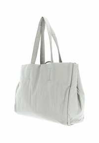 Grand sac fourre-tout en quilté gris clair avec deux poignées rembourrées et un design simple et lisse.