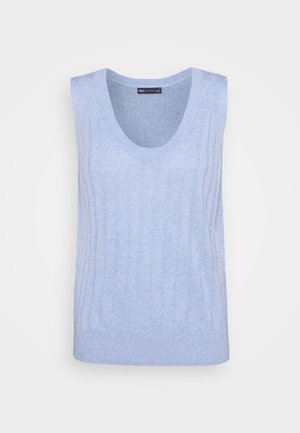 Lyseblå strikket ærmeløs sweatervest med ribbet kant og subtilt lodret kabelstrikket mønster.