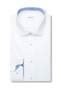 Chemise habillée pour hommes blanche avec motif cachemire bleu à l'intérieur du col et des poignets, boutonnière à l'avant et étiquette de marque au niveau du col.