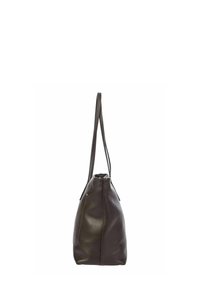 Sac en cuir marron avec une texture granulée, forme effilée et doubles anses ; comprend une poche latérale et une fermeture supérieure.