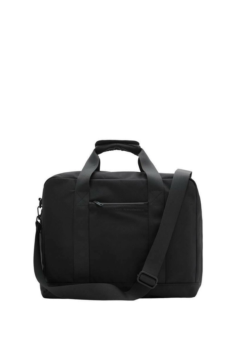 Sort duffel taske lavet af holdbart stof. Har dobbelte håndtag, justerbar skulderrem, frontlomme med lynlås og minimalistisk design.