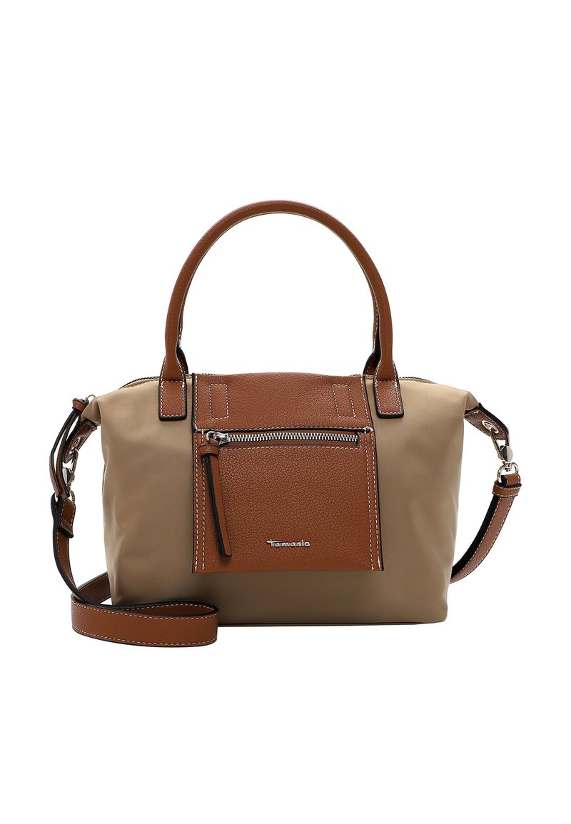 Bolsa de mano en beige y marrón, con un bolsillo frontal texturizado, acabado liso, asas dobles y correa de hombro desmontable. Acentos en plata.