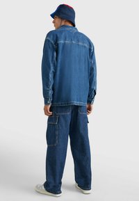 Tommy Jeans SHIRT - Giacca di jeans - denim medium