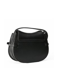 Borsa nera in pelle con una forma curva e semi-strutturata. Presenta una chiusura con patta liscia e dettagli laterali che mostrano una finitura strutturata.