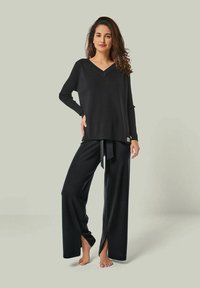 YOU LOOK PERFECT DORINA - MERINO WOLLE V-PULLOVER - Pyjama top - black