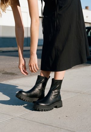 Buffalo, ZANOS SOCK BOOTIE - Bottines à plateau - black