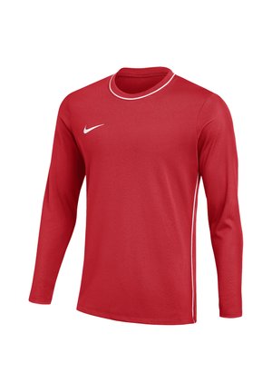 Rotes Sportshirt mit langen Ärmeln, weißem Nike-Logo auf der Brust und weißen Abschlüssen an Kragen und Seiten vor einfarbigem Hintergrund.