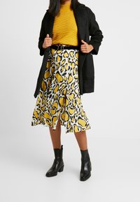 YAS Strickpullover - yellow