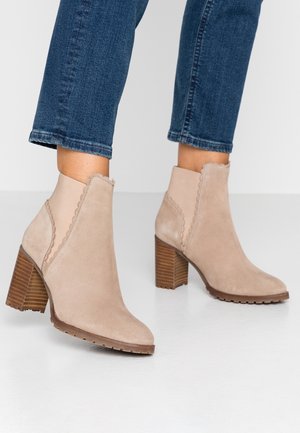 Stiefelette - nude